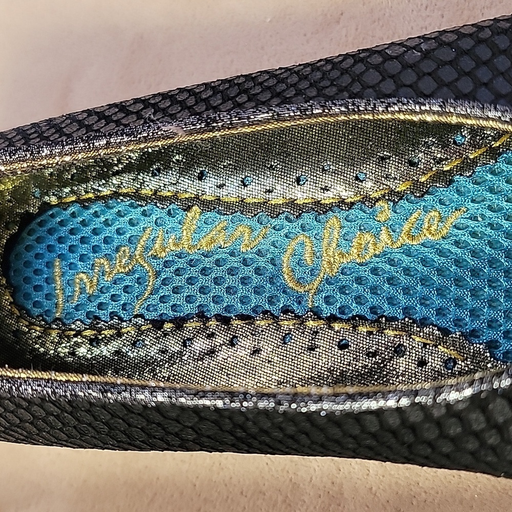 Irregular Choice Black Textured Pointed Toe Tie Front Shoes Size 42 EUC No Box - Picture 3 of 8